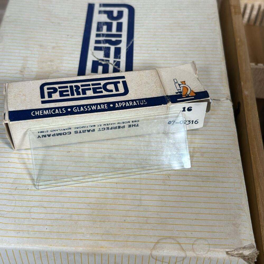 VTG Perfect Microscope Model 804‎ Japan Turret 750X w/ Specimen Slides Wood Box - Picture 8 of 12